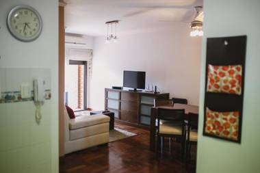 4 PERSONAS A 150 Mts SANATORIO ALLENDE