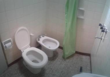 Habitacion c/baño priv Low cost