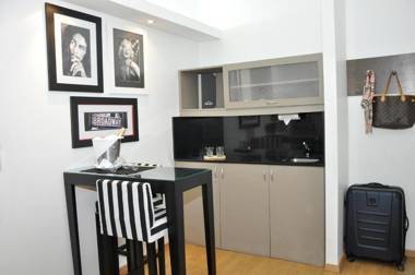 Broadway Hotel & Suites