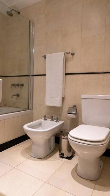 Recoleta Uriburu by Ayres