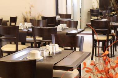 Europlaza Hotel & Suites