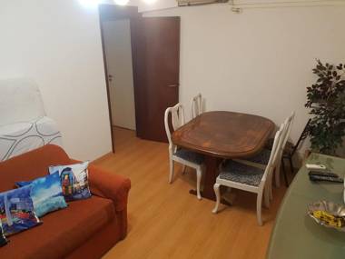 Suipacha Obelisco Departamento Familiar