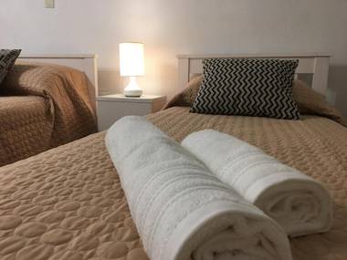 LOPEZ Hostel & Suites