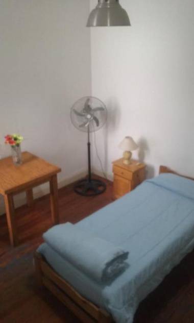 Habitac Indiv Casa de Familia Flores