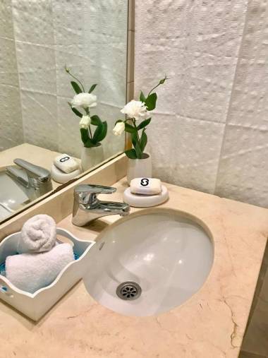 Av Corrientes con estacionamiento