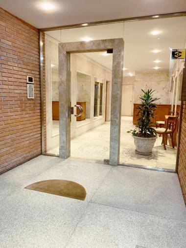 Estacionamiento incluido - Impecable & único! Cálido y elegante