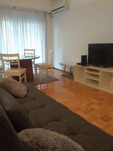 luminoso con Balcon al frente en lo mejor de Palermo y Recoleta