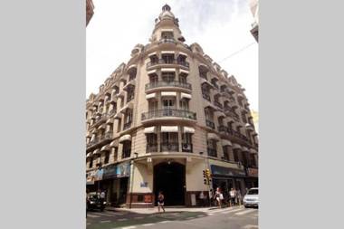 Beautiful Classic Style Apartment in Buenos Aires Downtown