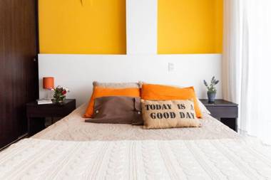 Cozy lots of light great location