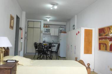 Studio luminoso con balcon en el centro para 2 personas