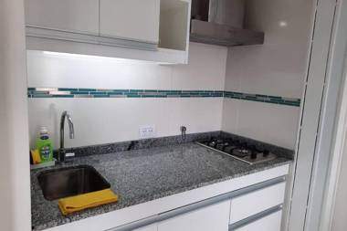 SELIZ SUITES LUMINOSO CON COCHERA y DESAYUNO OPCIONAL EN CERCANÍA