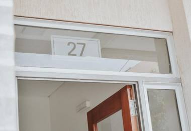 URUGUAY 27 - Cochera disponible a requerir