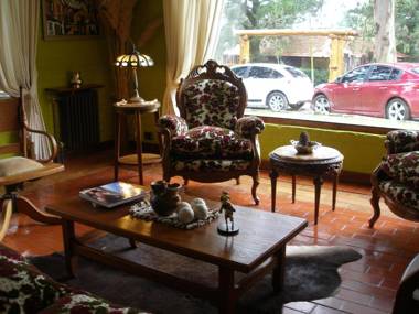 Los Nobles Hostal de Bosque