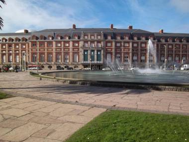 Departamento completo centro frente a la playa y Casino central 2 amb luminosos