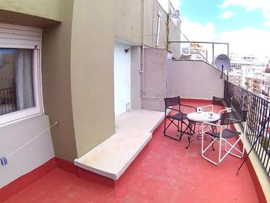 A pasos del mar con enorme terraza!