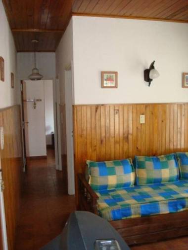 Cálido dpto de 2 ambientes con parrilla y cochera en zona residencial de Punta Mogotes