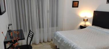 DEPARTAMENTO EN PLAZA COLON 200 MTS DE LA PLAYA