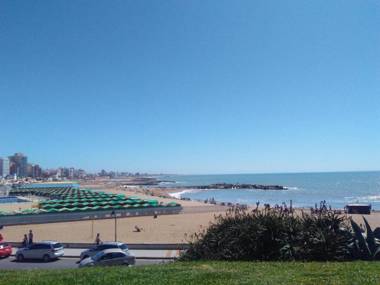 Depto a pocos metros del mar