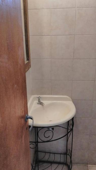 CASA A 6 CUADRAS PLAYA PUNTA MOGOTES P/6 PERS.