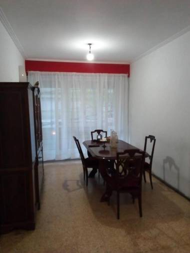 Depto. 3 AMBIENTES con balcón a la calle 2 cuadras de la playa