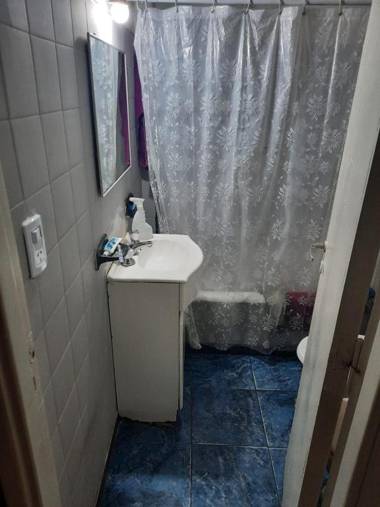 economica Habitacion en casa de familia terminal nueva Wifi Tarjetas libre de impuestos y otros cargos!