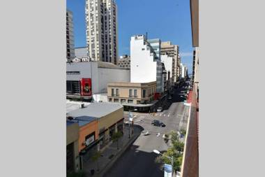 Hermoso ambiente frente a la Catedral excelente wifi