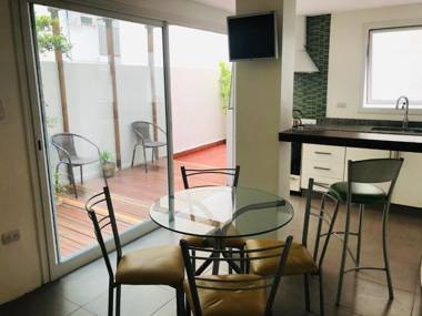 depto sobre AV Colon con cochera parrila y patio