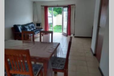 Amplio duplex a 400 metros de la playa
