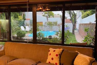 Casa en los troncos Parque Primavesi.