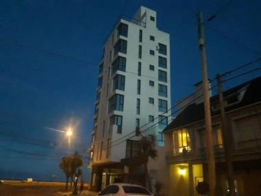 Frente al mar charlone