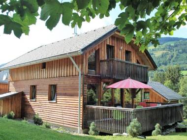 Wooden Chalet in Styria near Kreischberg Ski Area