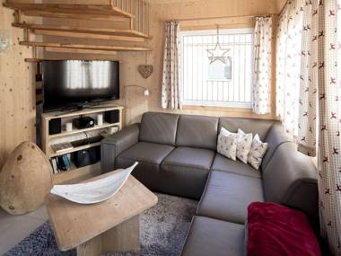 Modern Wooden Chalet in Sankt Georgen ob Murau with Jacuzzi