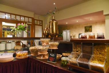 Cella Central Historic Boutique Hotel