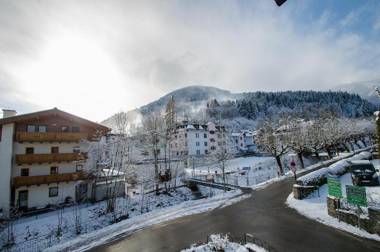 Finest Villa Zell am See by All in One Apartments