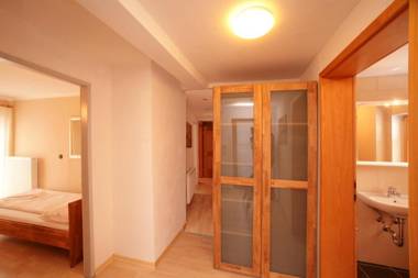 Penthouse White Schmitten