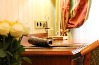 Opera Suites Self Check In