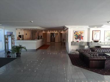 Lenas West Hotel