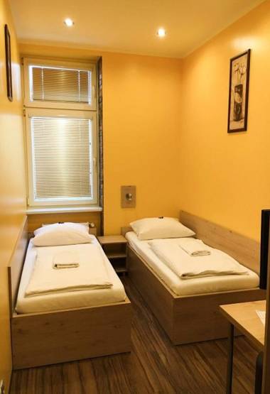 Do Step Inn Home - Hotel & Hostel