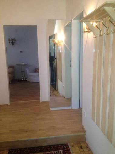 Exquisites Gartenapartment in eleganter Jugendstilvilla