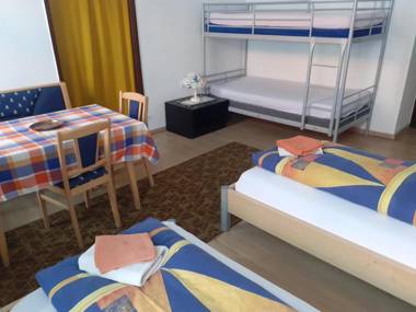 HappyHostel