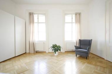 HeyMi Apartments Oper