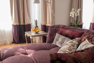 House of Time - Fancy Suites