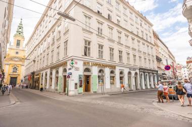 Moulin Rouge Suite by ichbucheAT