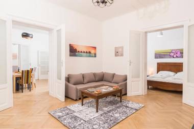 Belvedere Suite by ichbucheAT