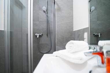 Jimmy's Apartments Lory