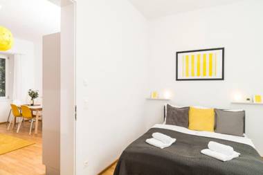 Prater Balcony Suite by ichbucheAT