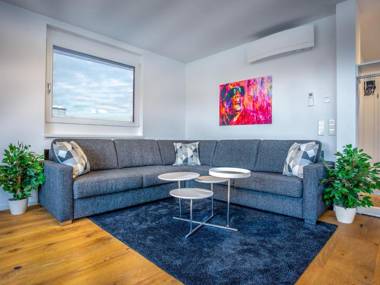 Mark's Penthouse Apartments managed by SKY9 Apartments