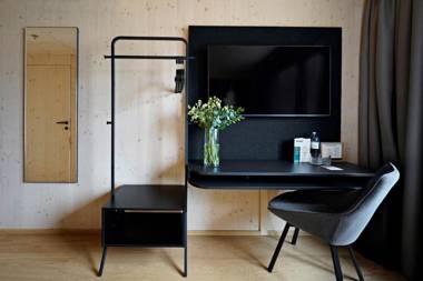 numa l Wood Rooms & Apartments