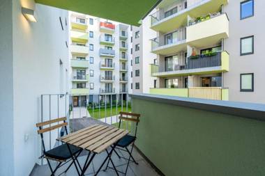 Vienna City and SPA - Modern Apartments next to Therme Wien & 15 Minutes to the City Center