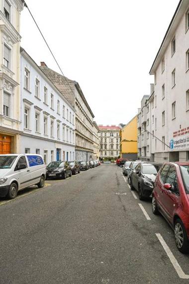 Bright Apartment Mariahilf